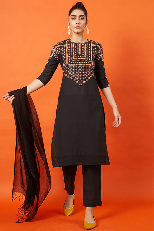 Okhai 'Midnight Glimmer' Kutch Embroidered Kurta Pant Dupatta Set - Image 5