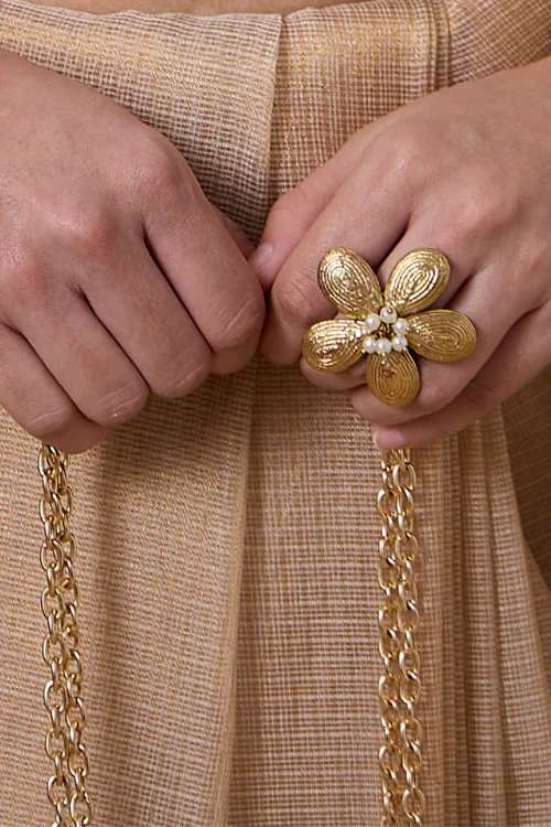 Miharu Dokra Floral Magic Ring