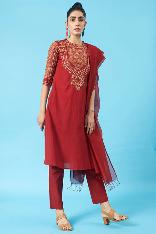 Okhai 'Monarch' Kutch Embroidered Kurta Pant Dupatta Set - Image 5
