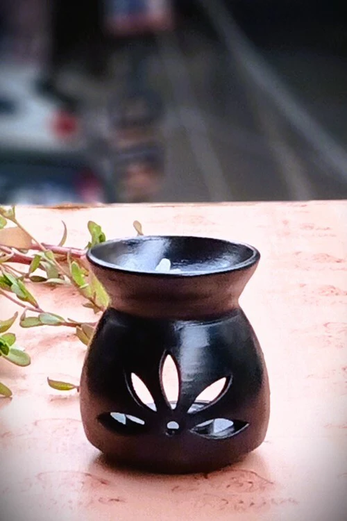 Terracotta by Sachii Nizamabad Black Pottery Aroma Diffuser - Image 3