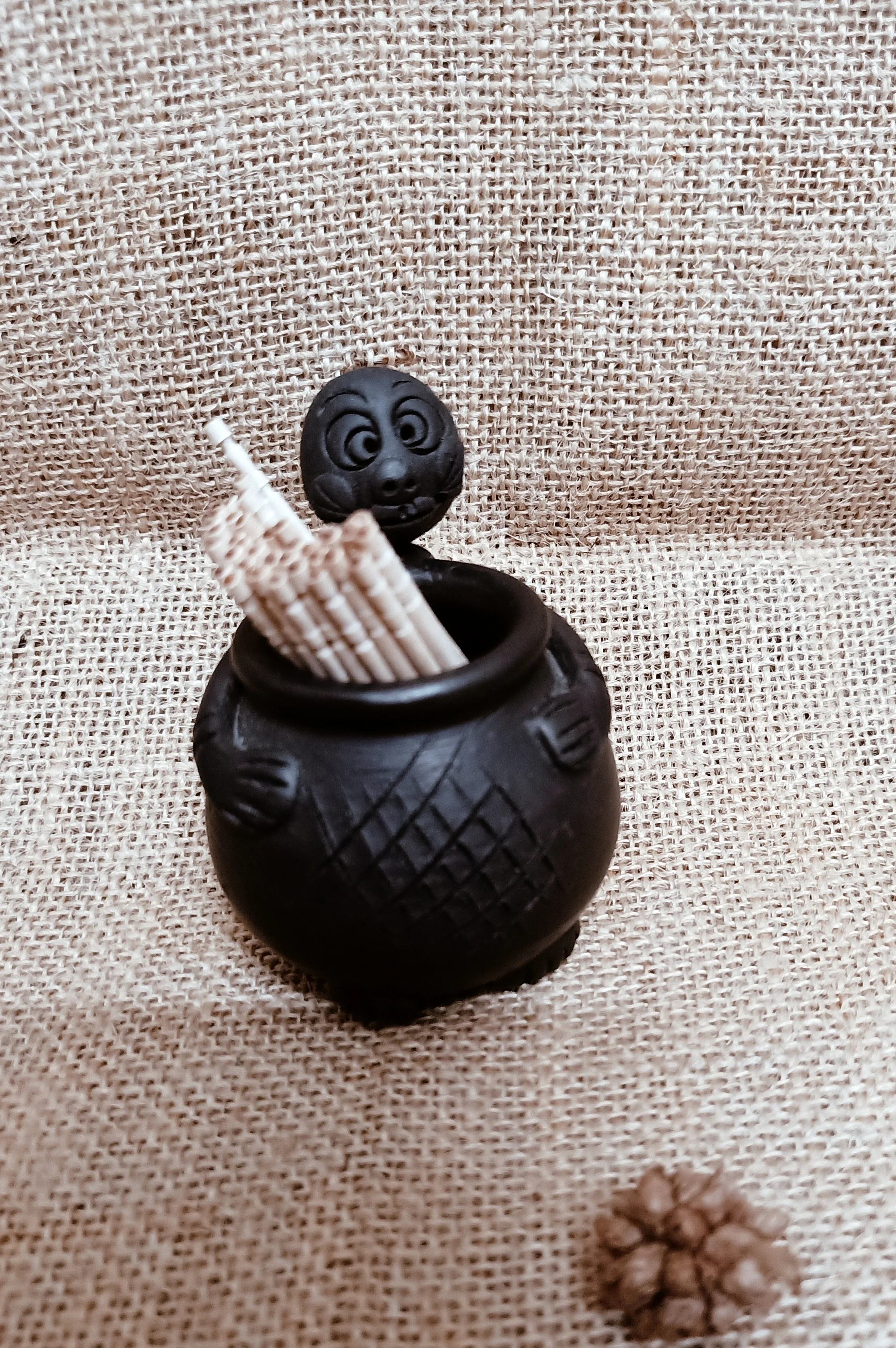 Nizamabad Collection Birdie Toothpick Holder - Image 3