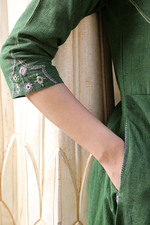 Okhai 'Nostalgia' Pure Cotton Hand Embroidered Mirror Work Kurta Pant Set - Image 5