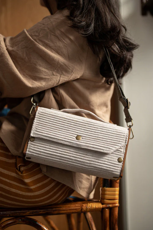 Lukka Chuppi Oat Box Clutch - Single Sleeve - Image 2