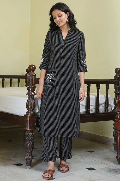Okhai 'Obsidian' Pure Cotton Hand Embroidered Mirror Work Kurta Pant Set - Image 5