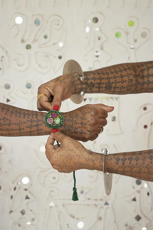Okhai 'Care' Green Hand Embroidery Rakhi - Image 2
