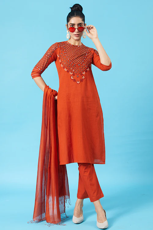 Okhai 'Duchess' Kutch Embroidered Kurta Pant Dupatta Set - Image 2