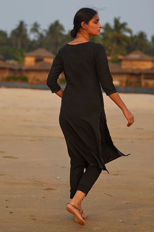 Okhai 'Flaming Flamingos' Cotton Handloom Embroidered Long Kurta - Image 4