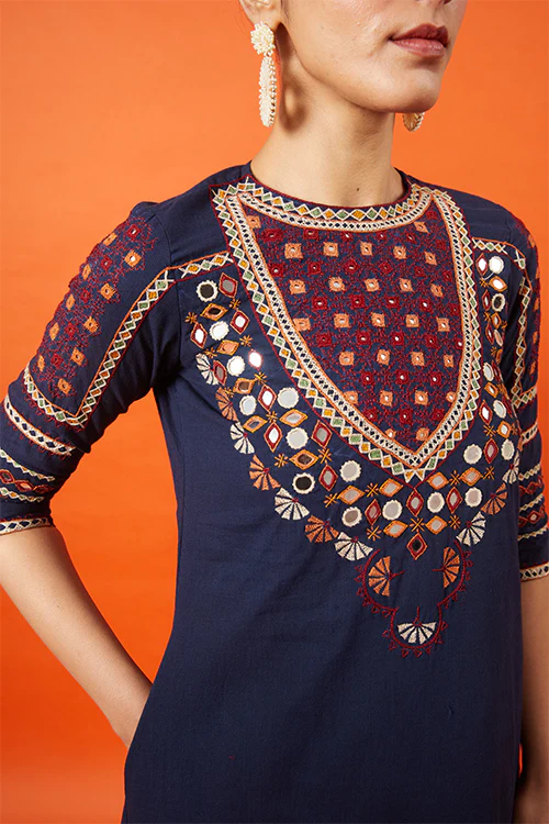 Okhai 'Glorious' Kutch Embroidered Kurta Pant Dupatta Set - Image 2