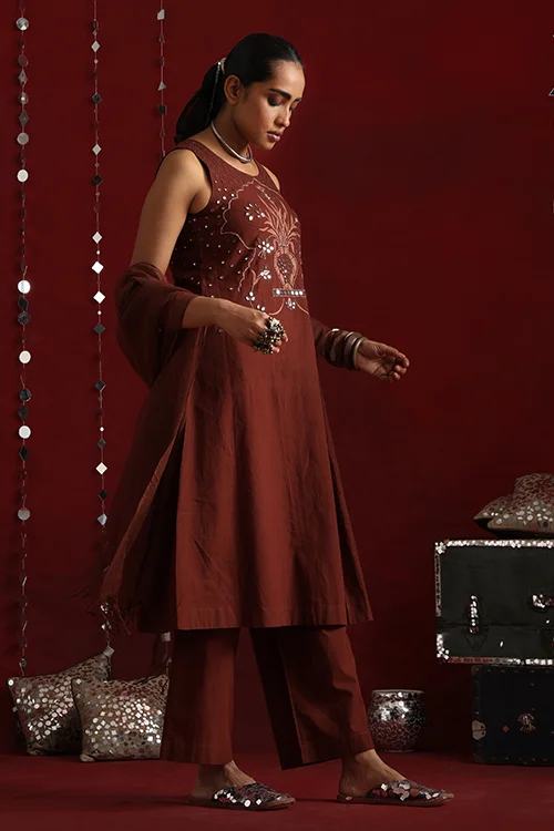 Okhai "Jharokha" Hand-Embroidered Pure Cotton Kurta Pant Set with Dupatta - Image 5