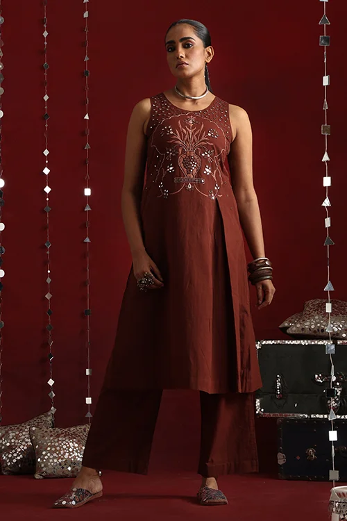 Okhai "Jharokha" Hand-Embroidered Pure Cotton Kurta Pant Set with Dupatta - Image 7