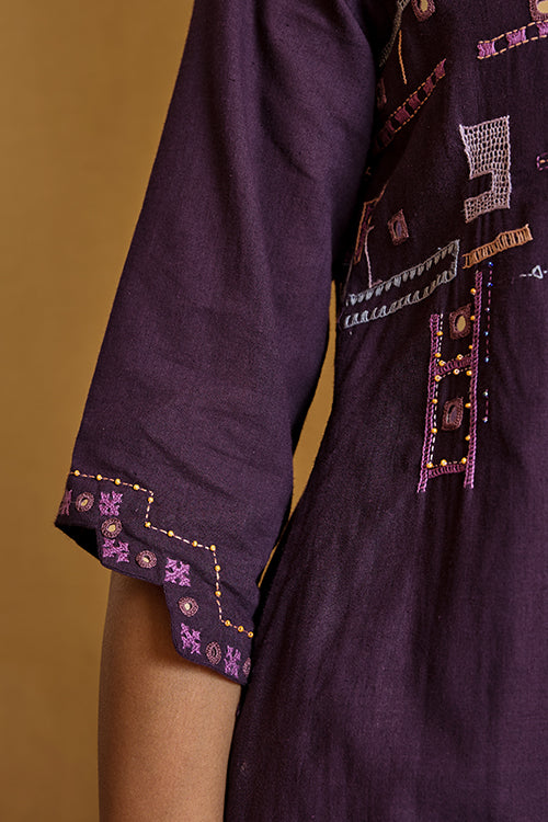 Okhai "Mohenjo Daro" Hand Embroidered Mirror and Beadwork Pure Cotton Kurta Pant Set with Dupatta - Image 6