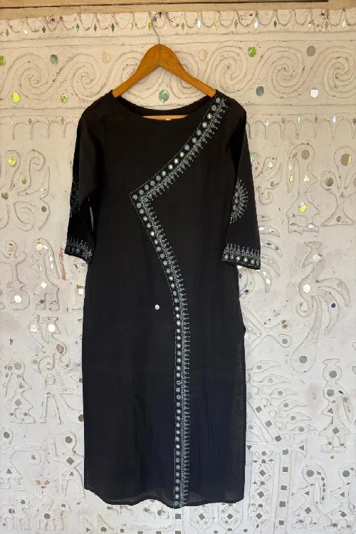 Okhai 'Moon Glory' Hand Embroidered Mirror Work Kurta | Rescue - Image 5