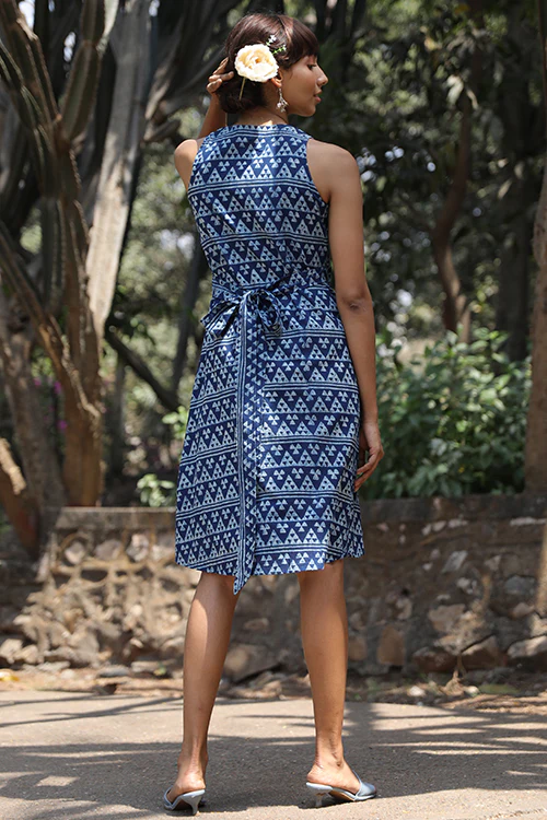 Okhai 'Mountain Snow' Pure Cotton Indigo Sleeveless Wrap dress - Image 6