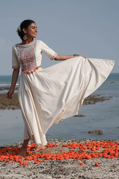Okhai 'North Star' Hand-Embroidery and Mirrorwork Off White Pure Cotton Blouse - Image 5