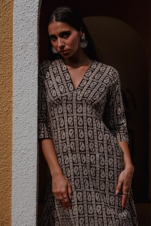 Okhai "Paisley" Handblock Printed Pure Cotton Kurta - Image 3