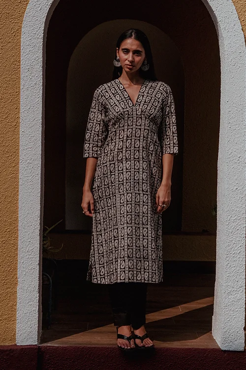 Okhai "Paisley" Handblock Printed Pure Cotton Kurta - Image 5