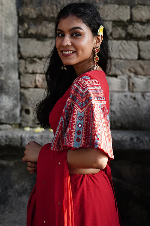 Okhai "Rangeelo" Hand-Embroidered Mirrorwork Pure Cotton Wrap Blouse - Image 4
