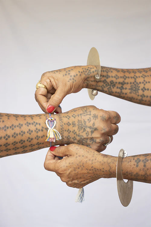 Okhai 'Sarayu' Fish Organic Cotton Thread Rakhi - Image 3