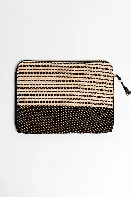 One 'O' Eight Knots Rekha Hand-Woven Laptop Bag - Image 3