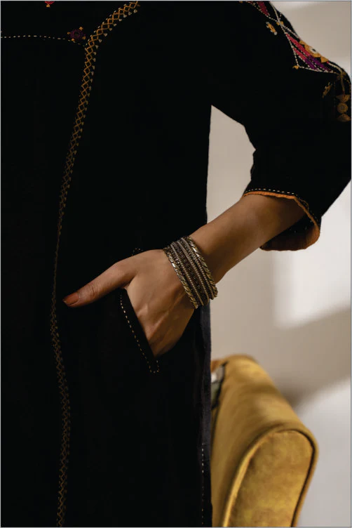 Paheli Black Front-Gather Cotton Kurta With Pakka Hand Embroidery - Image 6