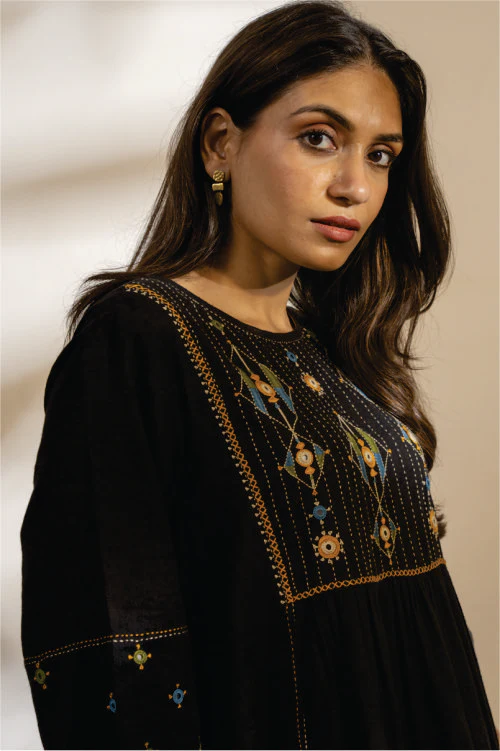 Paheli Black Front-Yoke Cotton Kurta With Pakka Hand Embroidery - Image 8