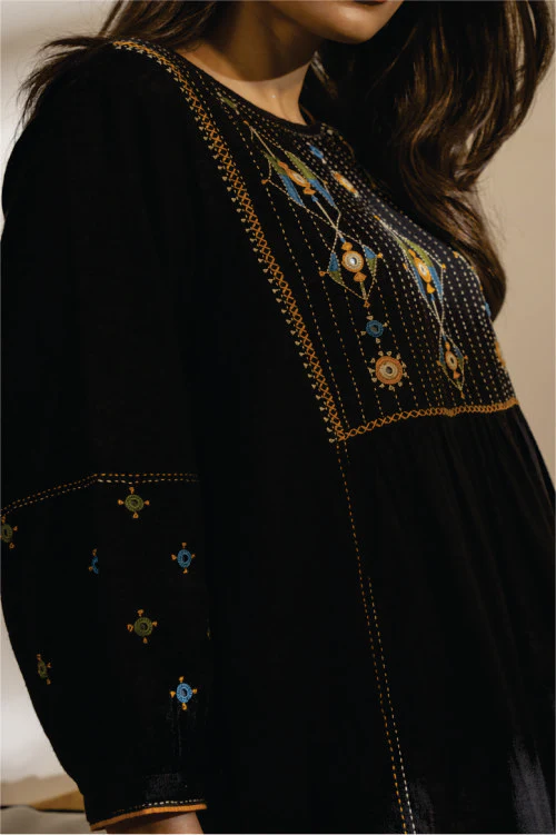 Paheli Black Front-Yoke Cotton Kurta With Pakka Hand Embroidery - Image 9