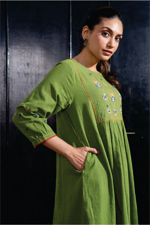 Paheli Green Front-Yoke Cotton Kurta With Pakka Hand Embroidery - Image 3