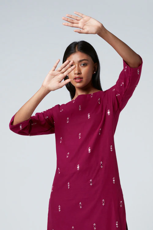 Okhai 'Passion' Embroidered Cotton Kurta - Image 2