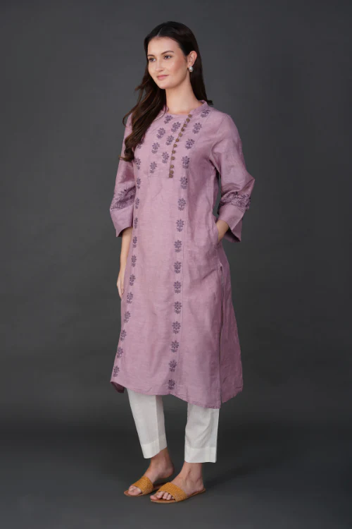 Phae Aarini Kurta In Cotton Linen With Hand Chikankari