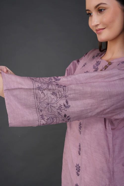 Phae Aarini Kurta In Cotton Linen With Hand Chikankari - Image 3