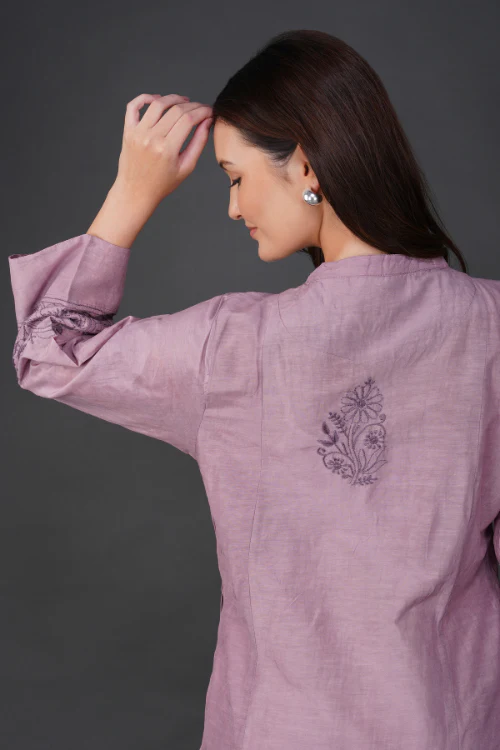 Phae Aarini Kurta In Cotton Linen With Hand Chikankari - Image 4