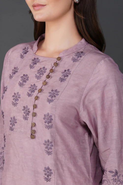 Phae Aarini Kurta In Cotton Linen With Hand Chikankari - Image 5