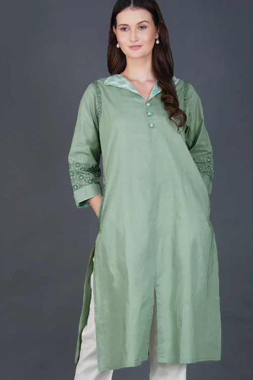 Phae Aarna Kurta With Contrast Collar And Hand Chikankari - Image 3
