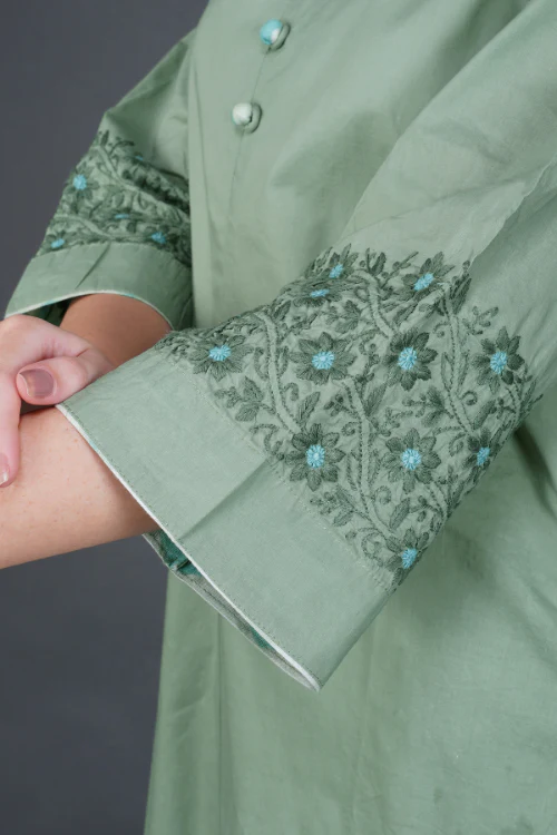 Phae Aarna Kurta With Contrast Collar And Hand Chikankari - Image 5