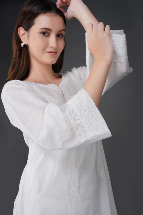 Phae Aastha Cotton Cross Hatch Kurta With Hand Chikankari - Image 3
