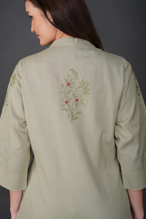 Phae Ahana Cotton Linen Kurta With Hand Chikankari - Image 3