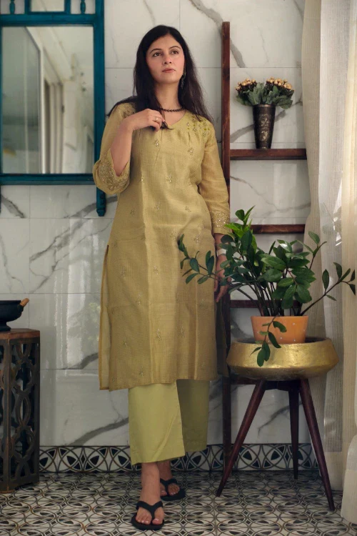 Phae Ira Co-Ord Set In Green Gold - Image 3