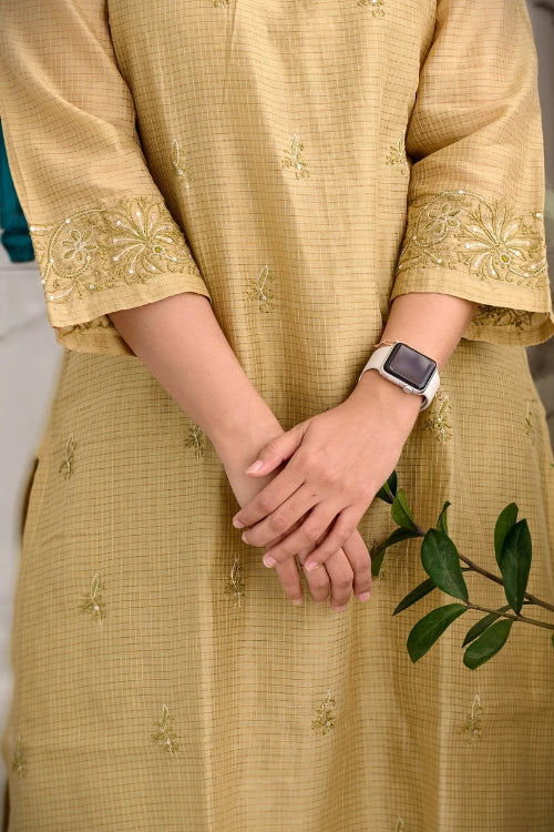 Phae Ira Co-Ord Set In Green Gold - Image 6