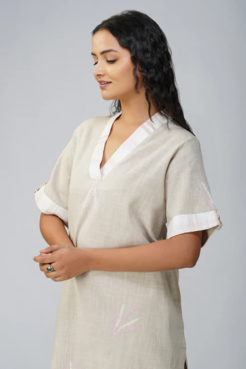Phae Saachi Slub Cotton Kurta With Hand Chikankari - Image 2