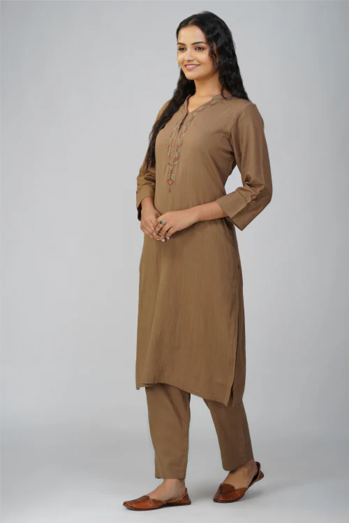 Phae Tanvi Co-Ord Set In Hand Spun Fabricwith Hand Chikankari - Image 3