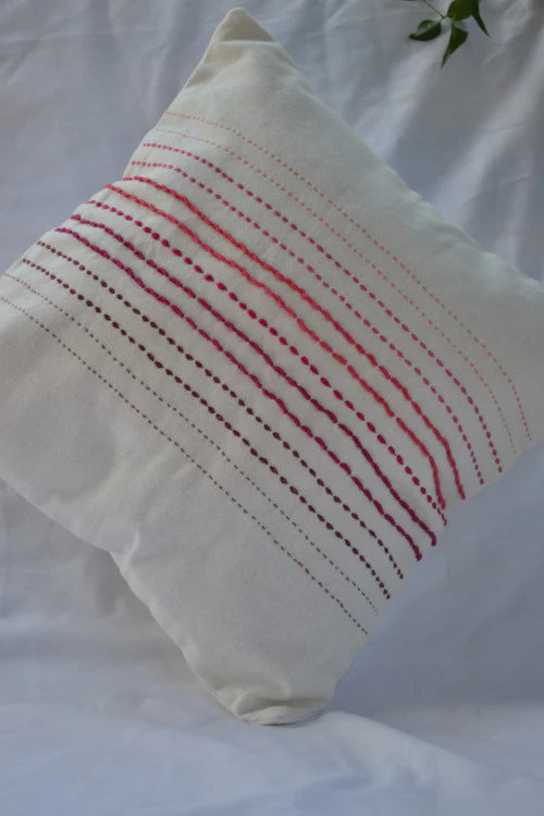 Porgai 'Living Coral A' Hand Embriodered Set of 4 Cotton Cushion Covers White (Set of 4) - Image 4
