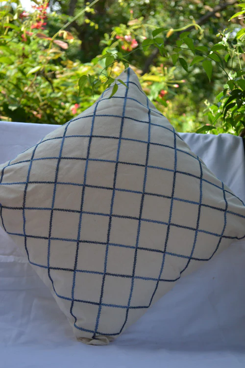 Porgai 'Living Coral B' Hand Embriodered Set of 5 Cotton Cushion Covers Beige & Blue (Set of 5) - Image 4