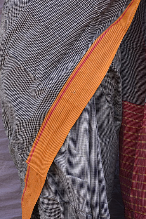 Punarjeevana Red-Mustard Border Reversible Patteda Anchu - Image 4