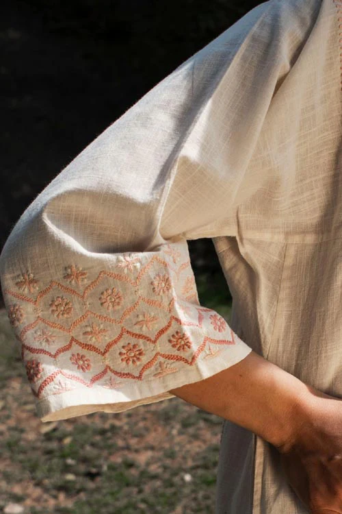 Rangsutra Avani Chikankari Off White Pure Cotton 3Q Sleeve Straight Kurta - Image 4