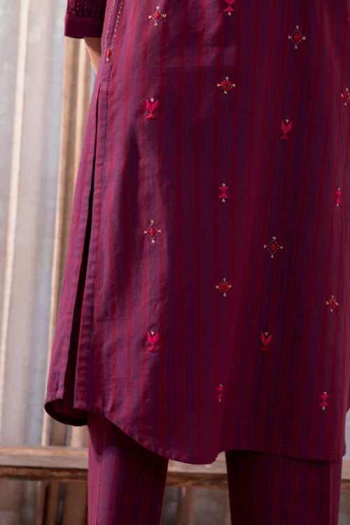 Rangsutra Haveli Soof Violet Hand Embroidered Kurta - Image 3