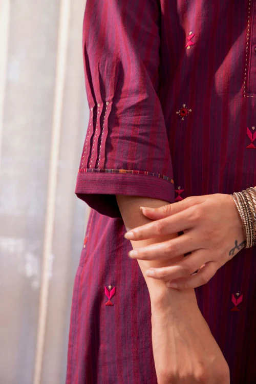 Rangsutra Haveli Soof Violet Hand Embroidered Kurta - Image 4