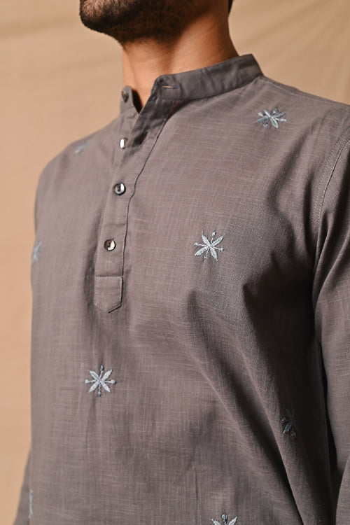 Rangsutra Ronav Grey Chikankari Allover Embroidered Short Kurta - Image 5