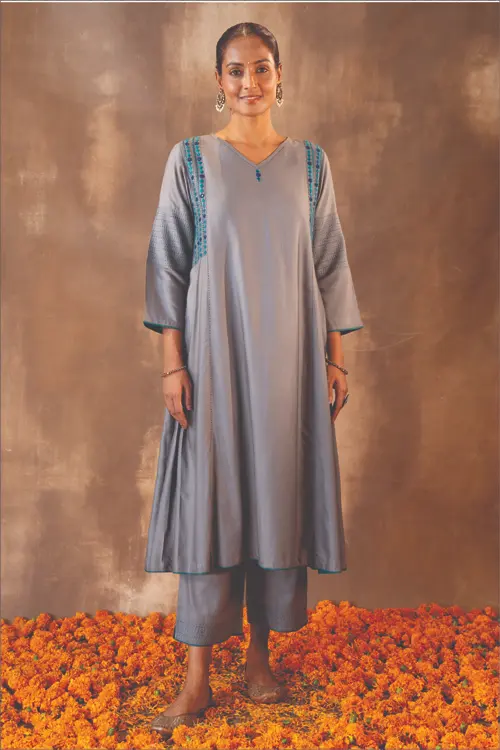 Rangsutra Ruhani Grey Flared Cotton Silk Kurta With Soof Hand Embroidery - Image 3