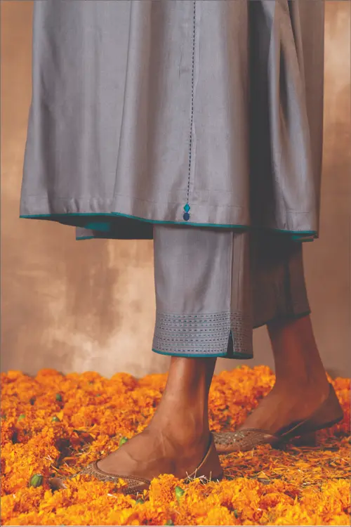 Rangsutra Ruhani Grey Flared Cotton Silk Kurta With Soof Hand Embroidery - Image 4