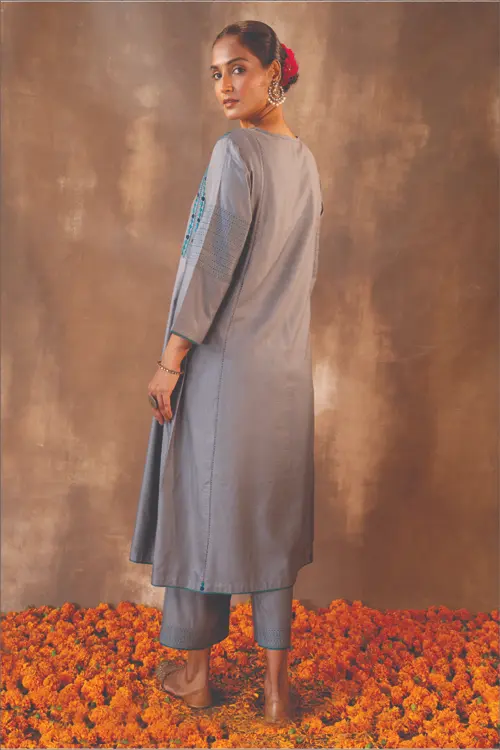 Rangsutra Ruhani Grey Flared Cotton Silk Kurta With Soof Hand Embroidery - Image 5